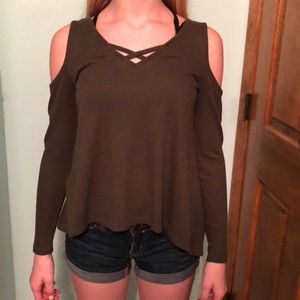 Cut out shoulder green Aeropostale long sleeve
